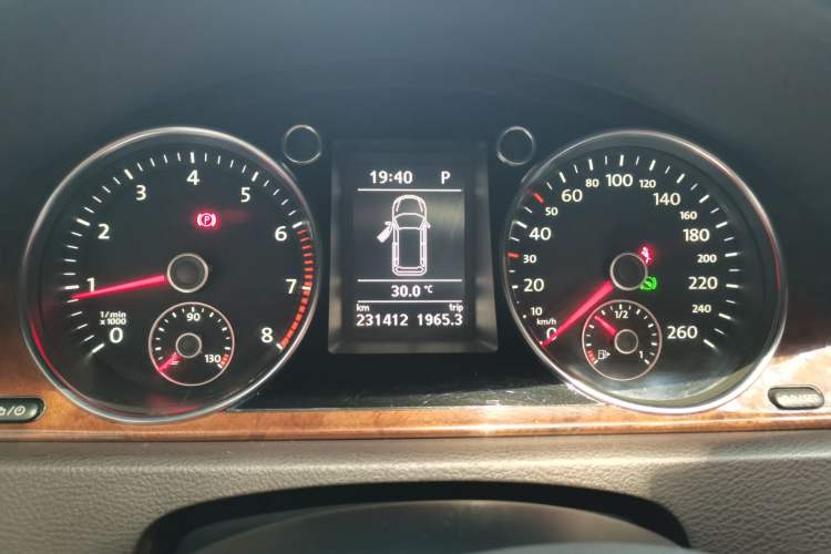 Used Volkswagen Magotan 2012 Travel Edition 2.0 TSI Luxury Version Instrument Cluster