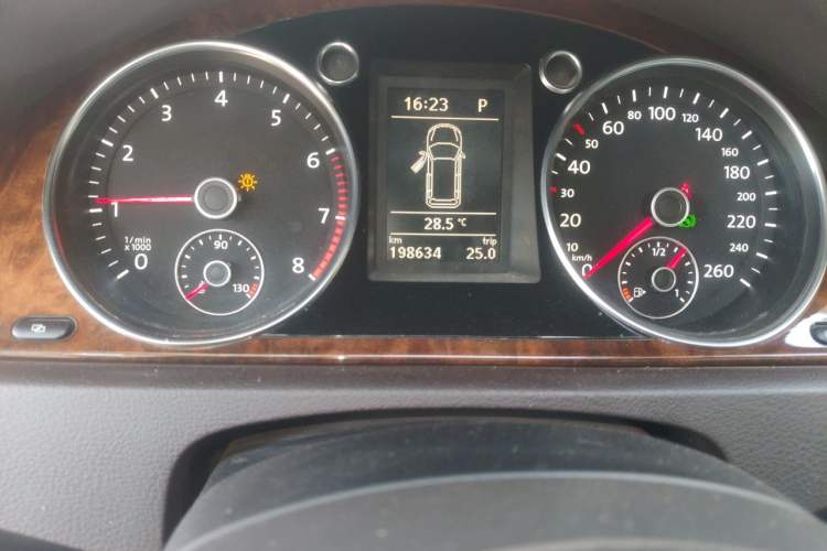 Used Volkswagen Magotan 2012 Travel Edition 2.0 TSI Comfort Version Instrument Cluster