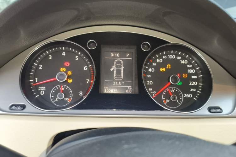 Used Volkswagen Magotan 2012 Revised Version 1.8TSI Leading Edition Instrument Cluster