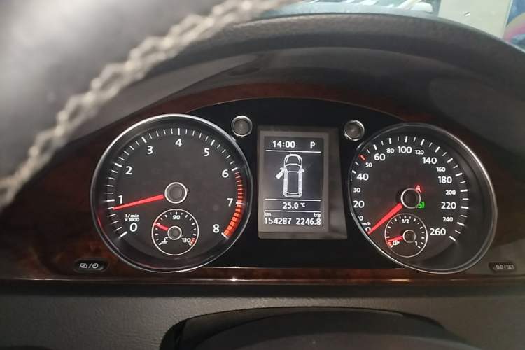 Used Volkswagen Magotan 2012 Travel Edition 2.0 TSI Comfort Version Instrument Cluster