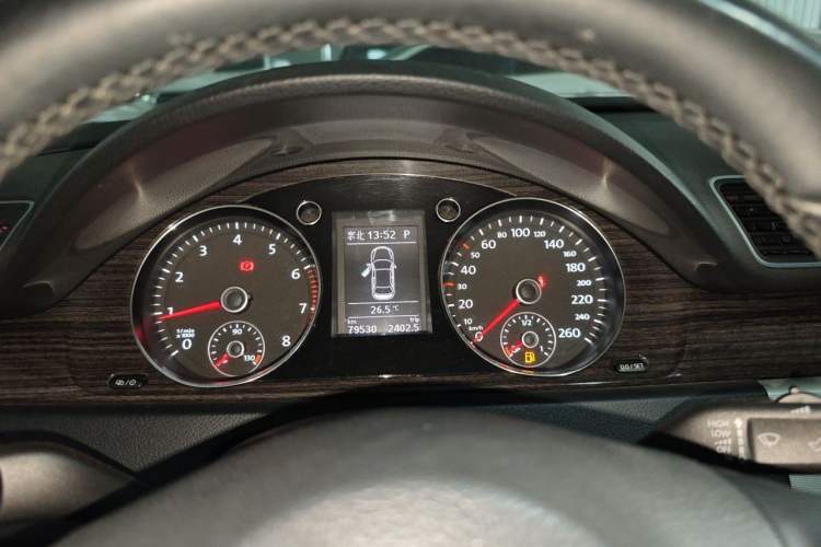 Used Volkswagen Magotan 2012 Facelift 1.8TSI Prestige Model Instrument Cluster