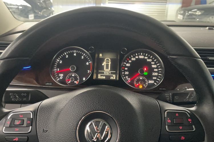 Used Volkswagen Magotan 2012 Travel Edition 2.0 TSI Comfort Version Instrument Cluster