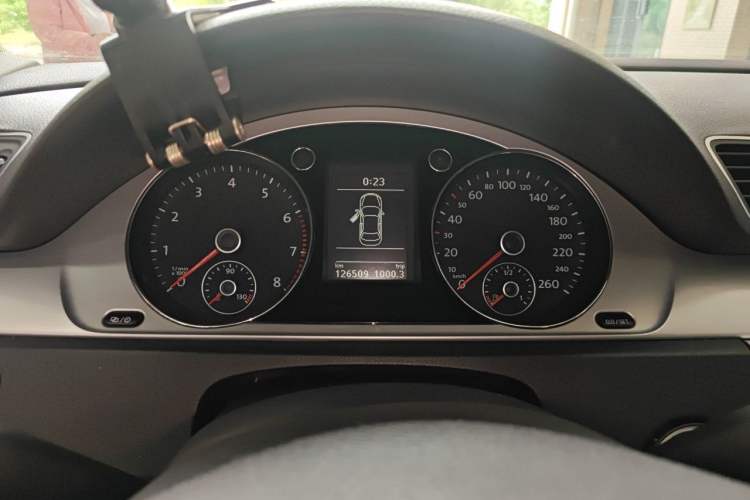 Used Volkswagen Magotan 2012 Revised Version 1.8TSI Leading Edition Instrument Cluster