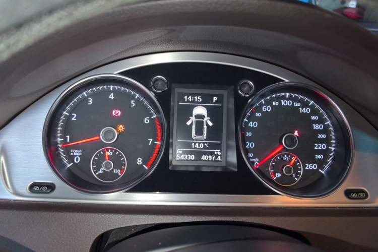 Used Volkswagen Magotan 2012 Travel Edition 2.0 TSI 4x4 Comfort Version Instrument Cluster