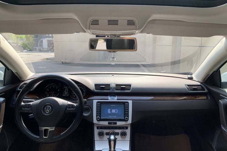 Used Volkswagen Magotan 2012 Travel Edition 2.0 TSI Comfort Version Interior 1
