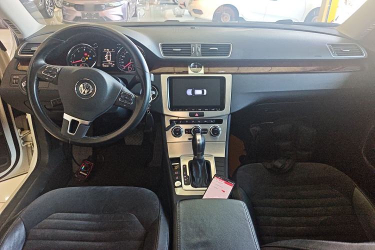 Used Volkswagen Magotan 2012 Travel Edition 2.0 TSI Comfort Version Interior 2