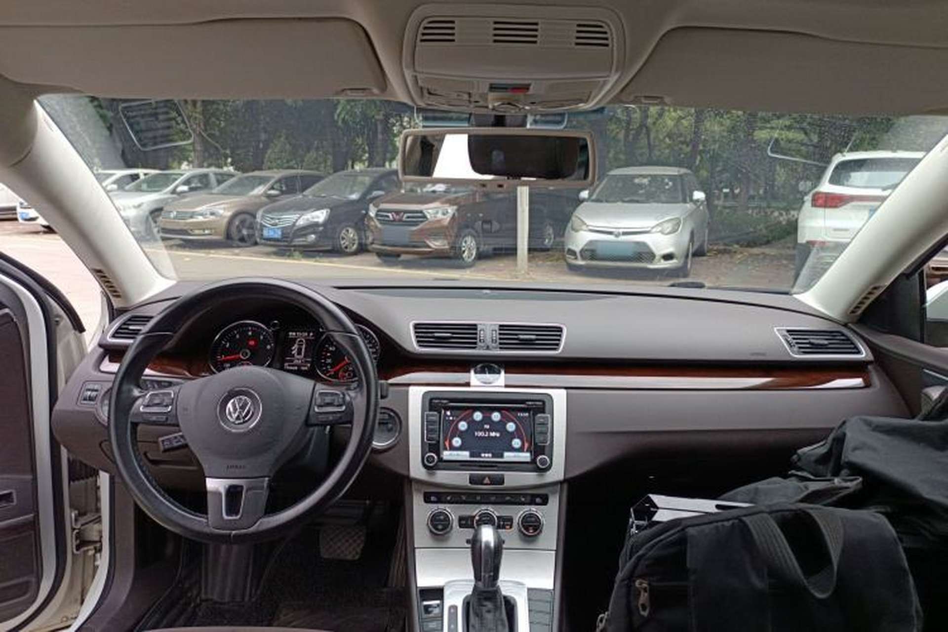 Used Volkswagen Magotan 2012 Travel Edition 2.0 TSI Comfort Version Interior 2