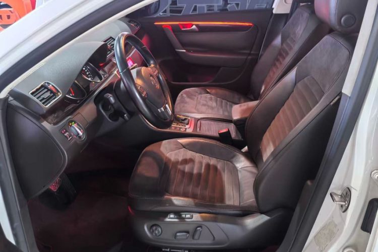 Used Volkswagen Magotan 2012 Travel Edition 2.0 TSI Comfort Version Interior 3