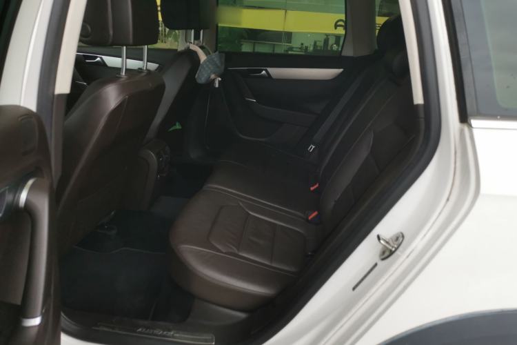 Used Volkswagen Magotan 2012 Travel Edition 2.0 TSI 4x4 Comfort Version Interior 4