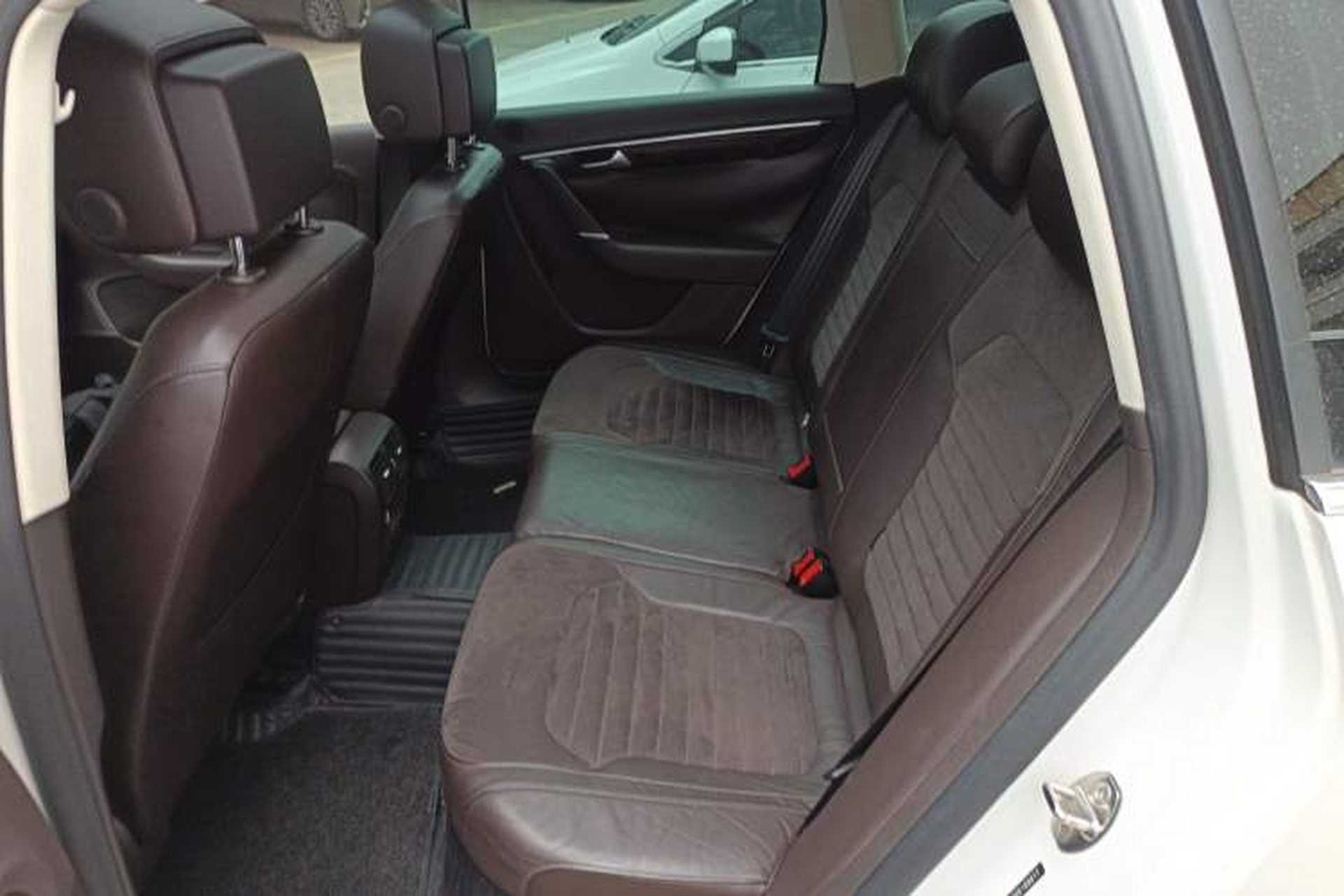Used Volkswagen Magotan 2012 Travel Edition 2.0 TSI Comfort Version Interior 4