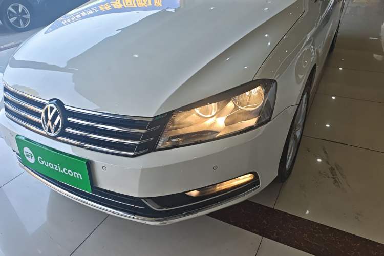 Used Volkswagen Magotan 2012 Travel Edition 2.0 TSI Comfort Version Left Front Headlight
