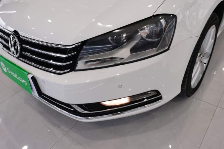Used Volkswagen Magotan 2012 Travel Edition 2.0 TSI Comfort Version Left Front Headlight