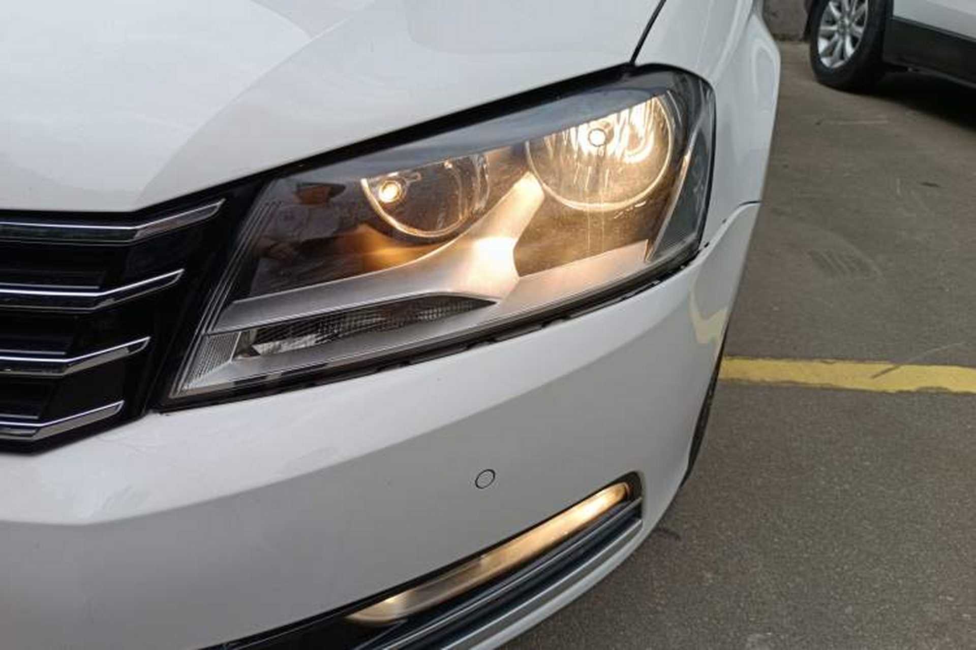 Used Volkswagen Magotan 2012 Travel Edition 2.0 TSI Comfort Version Left Front Headlight