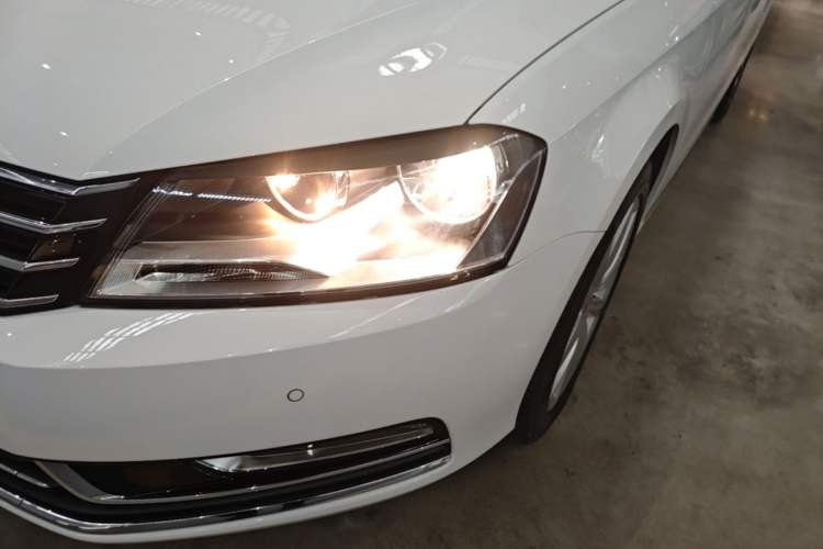 Used Volkswagen Magotan 2012 Travel Edition 2.0 TSI Comfort Version Left Front Headlight