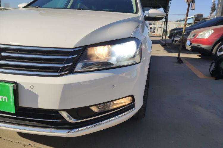 Used Volkswagen Magotan 2012 Travel Edition 2.0 TSI Comfort Version Left Front Headlight