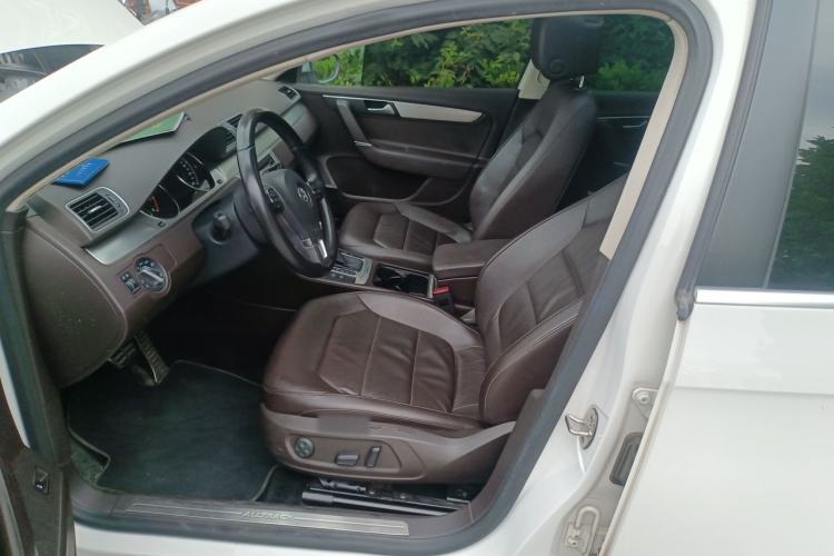 Used Volkswagen Magotan 2012 Travel Edition 2.0 TSI 4x4 Comfort Version Left Front Seat