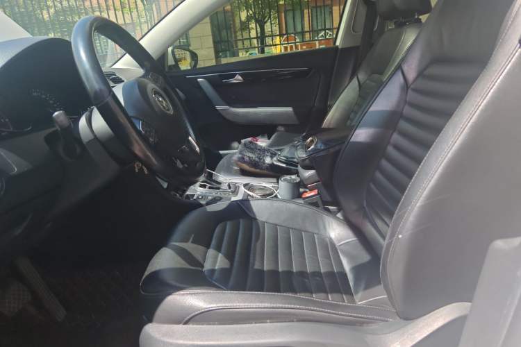 Used Volkswagen Magotan 2012 Revised Version 1.8TSI Leading Edition Left Front Seat