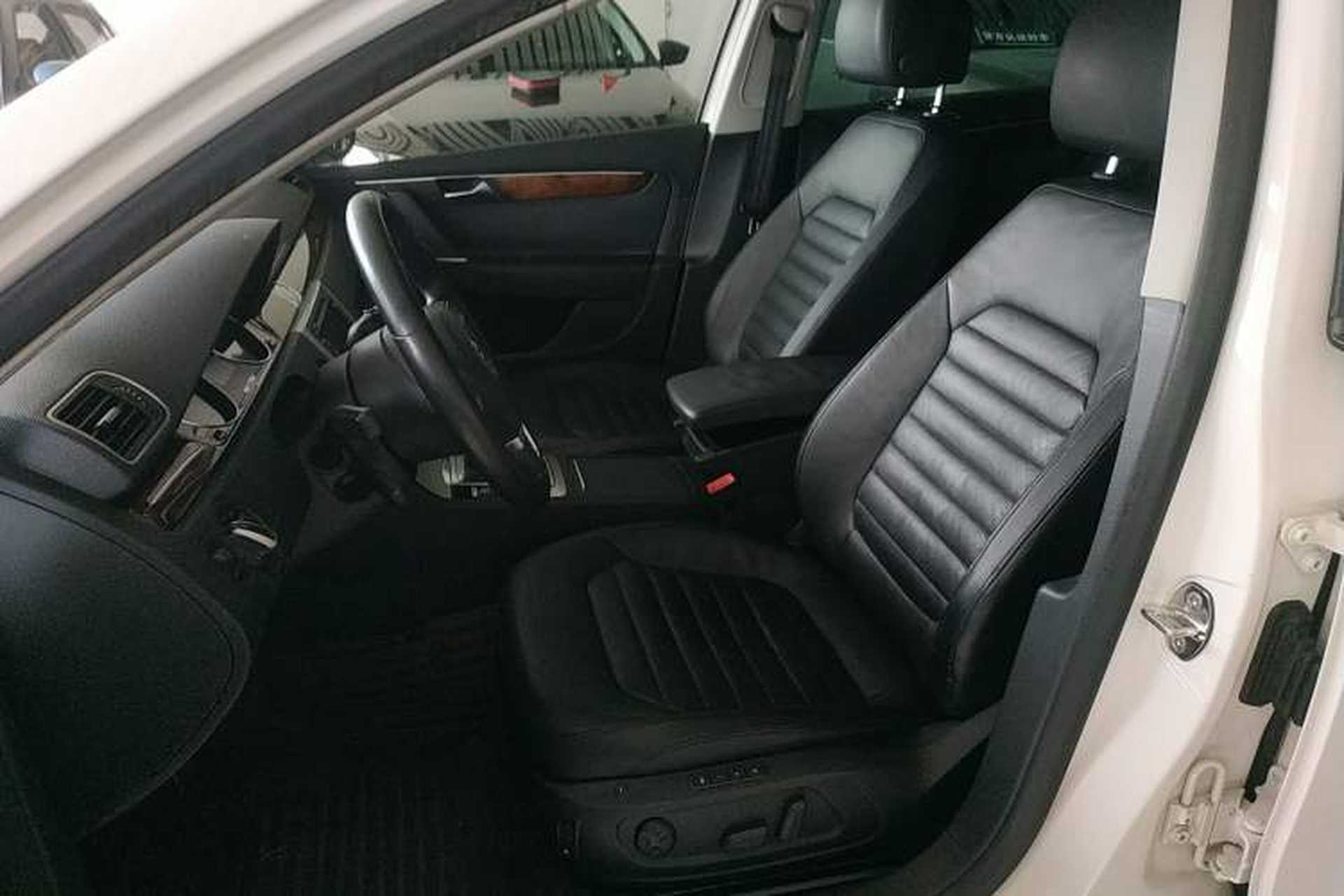 Used Volkswagen Magotan 2012 Travel Edition 2.0 TSI Luxury Version Left Front Seat