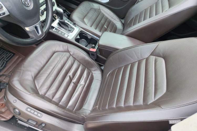 Used Volkswagen Magotan 2012 Travel Edition 2.0 TSI Luxury Version Left Front Seat