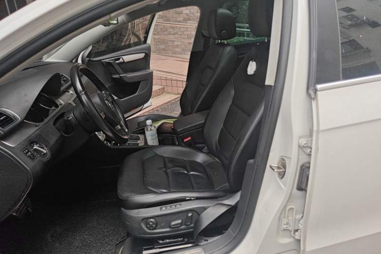 Used Volkswagen Magotan 2012 Travel Edition 2.0 TSI 4x4 Comfort Version Left Front Seat