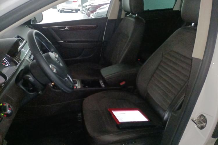 Used Volkswagen Magotan 2012 Travel Edition 2.0 TSI Comfort Version Left Front Seat