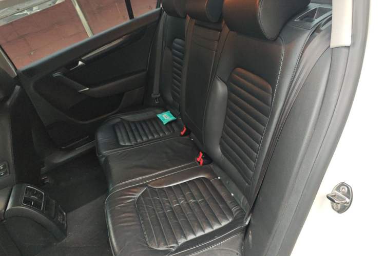 Used Volkswagen Magotan 2012 Revised 1.8TSI Luxury Version Left Rear Seat