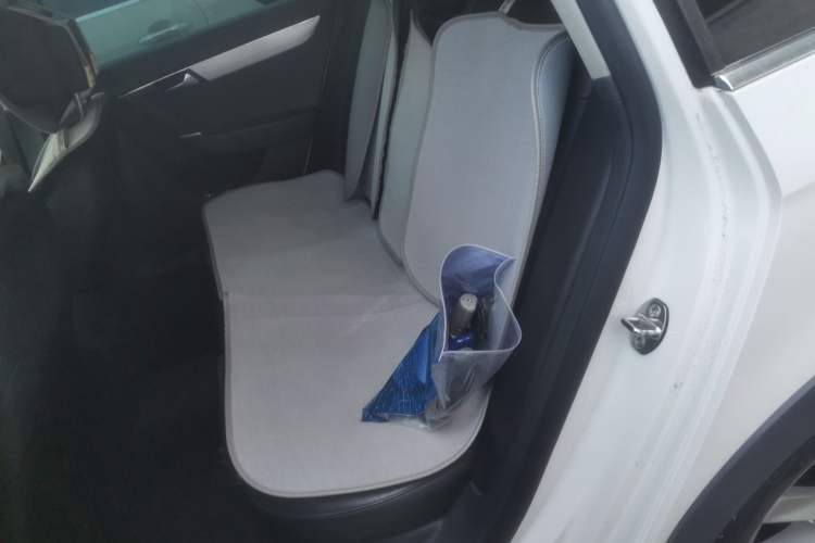 Used Volkswagen Magotan 2012 Travel Edition 2.0 TSI Four-Wheel Drive Luxury Version Left Rear Seat