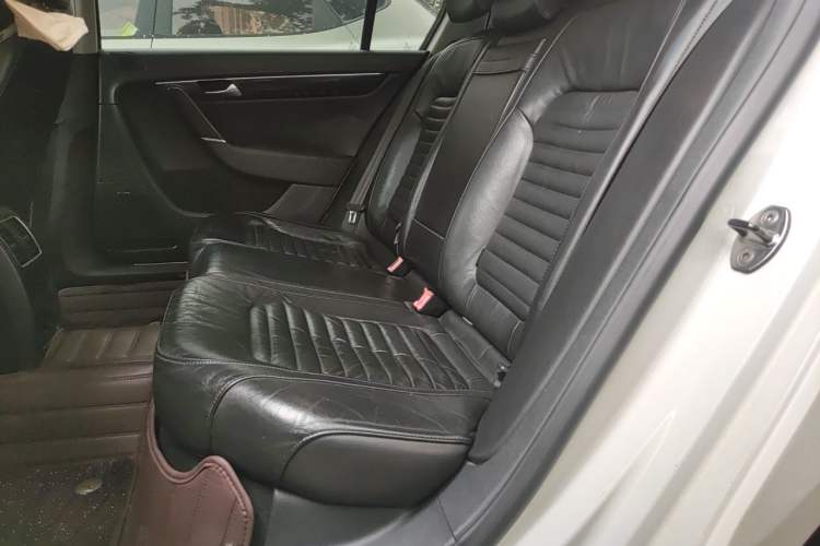 Used Volkswagen Magotan 2012 1.8TSI Luxury Model Left Rear Seat