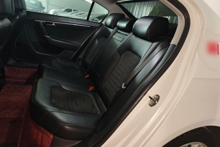 Used Volkswagen Magotan 2012 Facelift 1.8TSI Prestige Model Left Rear Seat