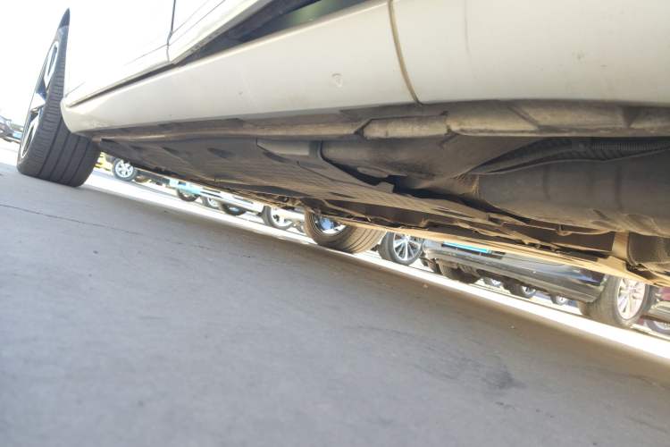 Used Volkswagen Magotan 2012 Travel Edition 2.0 TSI Comfort Version Left Side Sill