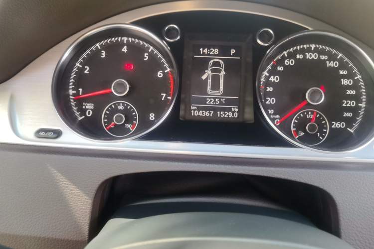 Used Volkswagen Magotan 2012 Travel Edition 2.0 TSI Four-Wheel Drive Luxury Version Odometer Close Up