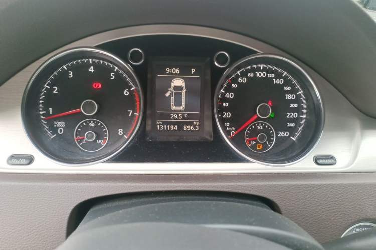 Used Volkswagen Magotan 2012 Travel Edition 2.0 TSI 4x4 Comfort Version Odometer Close Up
