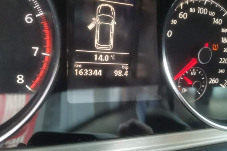 Used Volkswagen Magotan 2012 Travel Edition 2.0 TSI Four-Wheel Drive Luxury Version Odometer Close Up