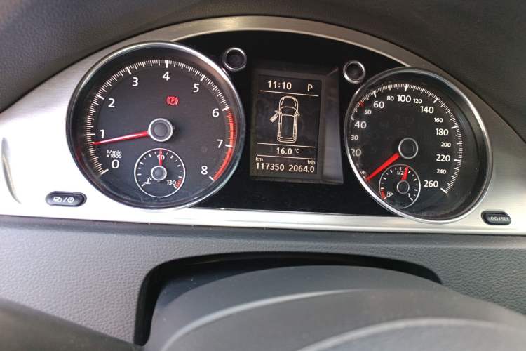 Used Volkswagen Magotan 2012 Travel Edition 2.0 TSI 4x4 Comfort Version Odometer Close Up
