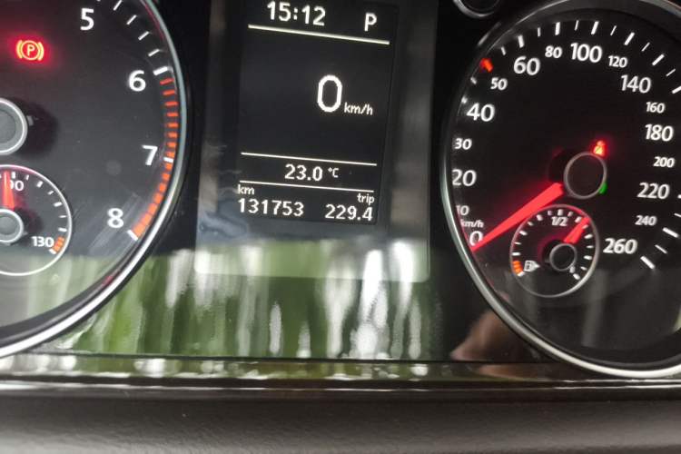Used Volkswagen Magotan 2012 Travel Edition 2.0 TSI Comfort Version Odometer Close Up
