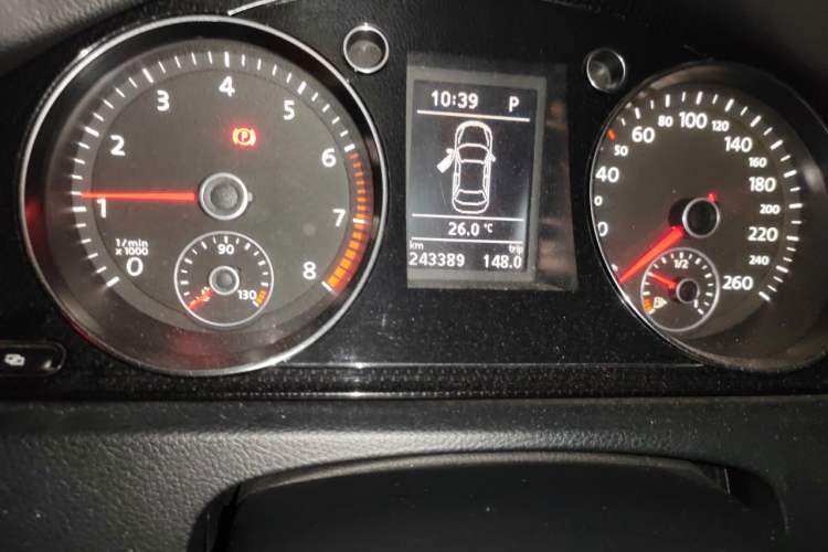 Used Volkswagen Magotan 2012 Revised 1.4 TSI Luxury Version Odometer Close Up