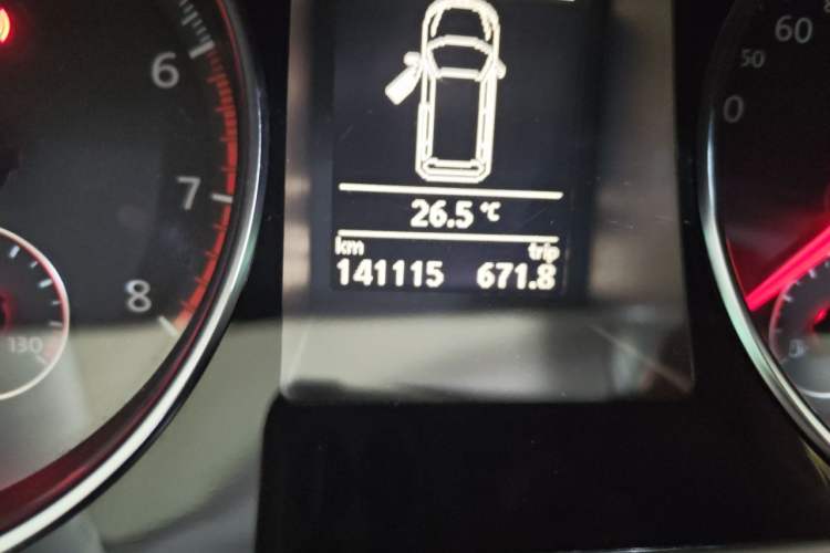 Used Volkswagen Magotan 2012 Travel Edition 2.0 TSI 4x4 Comfort Version Odometer Close Up