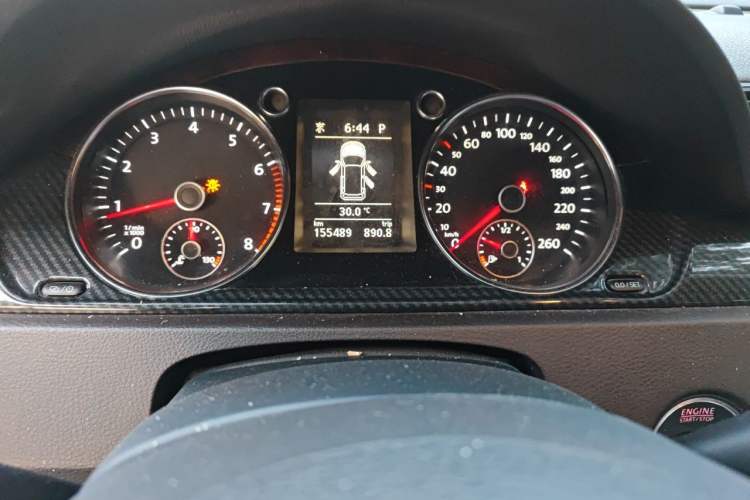 Used Volkswagen Magotan 2012 Travel Edition 2.0 TSI Comfort Version Odometer Close Up