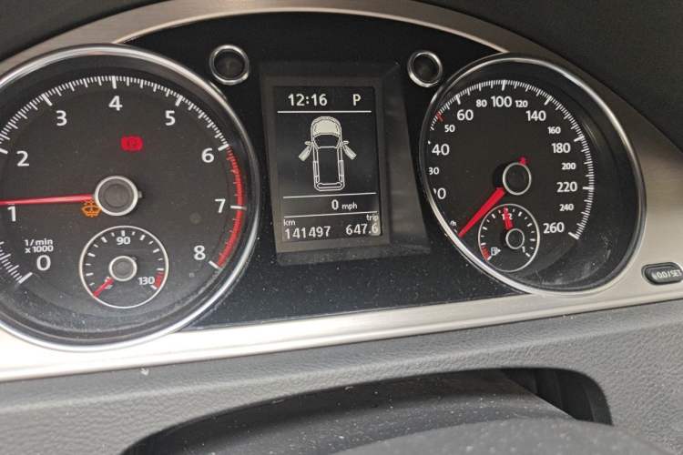 Used Volkswagen Magotan 2012 Travel Edition 2.0 TSI 4x4 Comfort Version Odometer Close Up