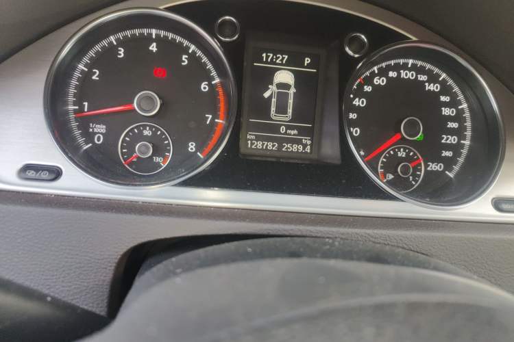 Used Volkswagen Magotan 2012 Travel Edition 2.0 TSI 4x4 Comfort Version Odometer Close Up