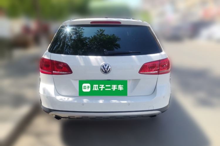 Used Volkswagen Magotan 2012 Travel Edition 2.0 TSI Four-Wheel Drive Luxury Version Rear