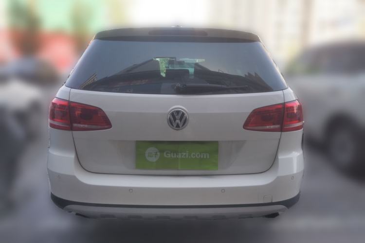 Used Volkswagen Magotan 2012 Travel Edition 2.0 TSI Four-Wheel Drive Luxury Version Rear