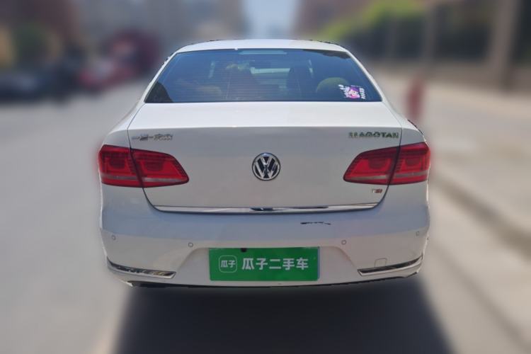 Used Volkswagen Magotan 2012 Revised Version 1.8TSI Leading Edition Rear