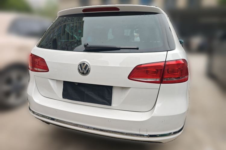 Used Volkswagen Magotan 2012 Travel Edition 2.0 TSI Comfort Version Rear