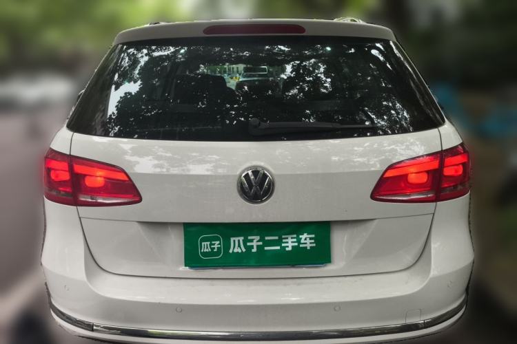 Used Volkswagen Magotan 2012 Travel Edition 2.0 TSI Comfort Version Rear