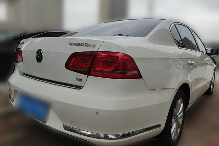 Used Volkswagen Magotan 2012 1.8TSI Luxury Model Rear Right 45 Deg