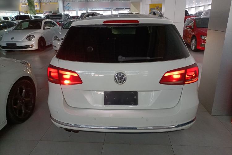 Used Volkswagen Magotan 2012 Travel Edition 2.0 TSI Comfort Version Rear