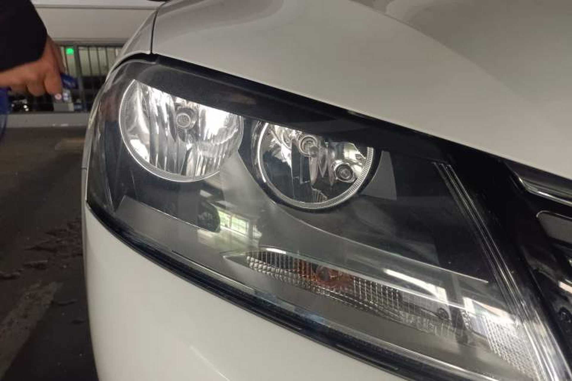 Used Volkswagen Magotan 2012 Travel Edition 2.0 TSI Comfort Version Right Front Headlight