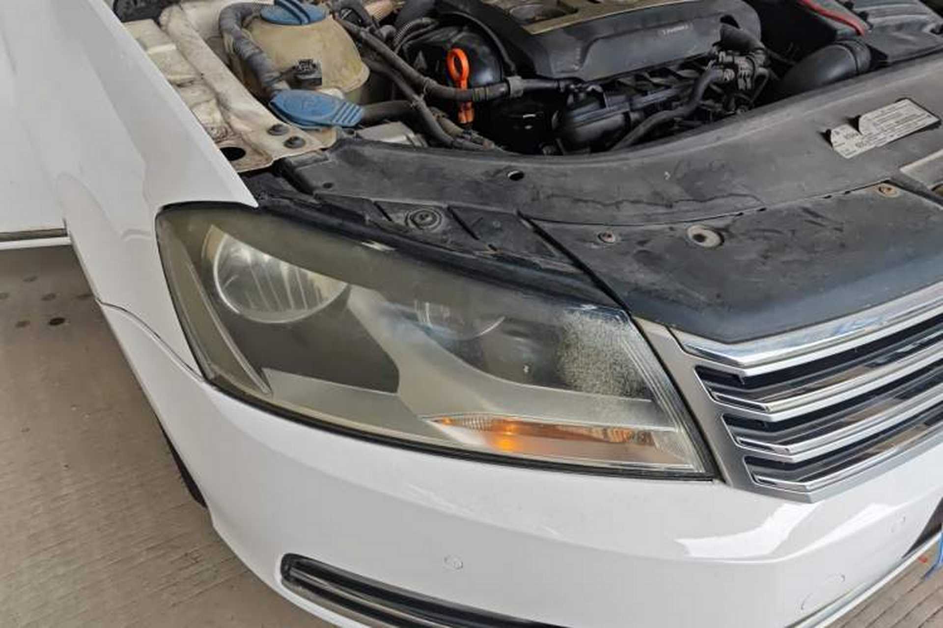 Used Volkswagen Magotan 2012 Revised Version 1.8TSI Leading Edition Right Front Headlight