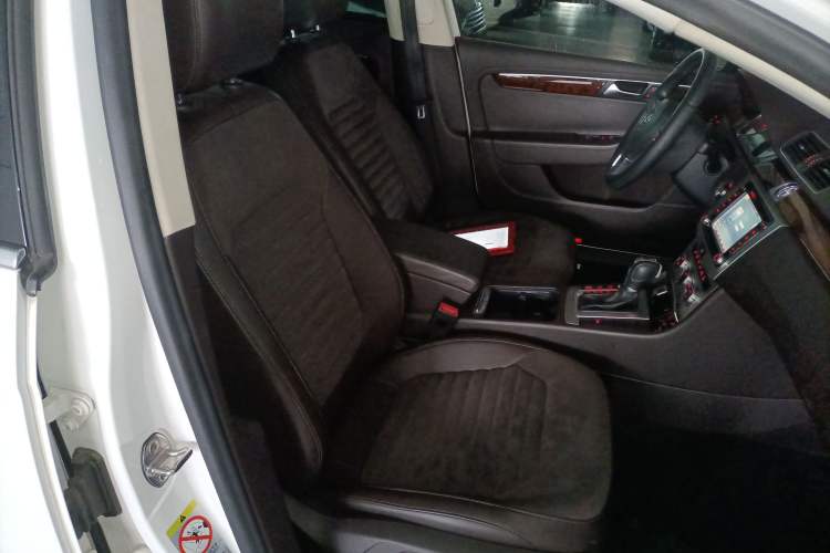 Used Volkswagen Magotan 2012 Travel Edition 2.0 TSI Comfort Version Right Front Seat